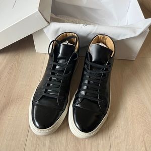 Woman common projects sneakers